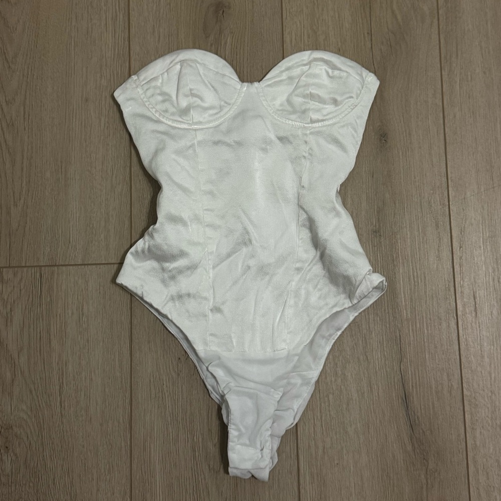Zara White Satin Strapless Bodysuit